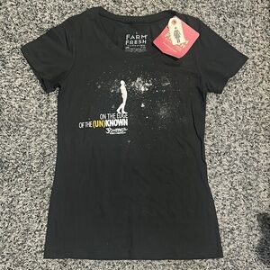 NWT. Farm fresh Black Graphic Women's short sleeve Tee. Size L.